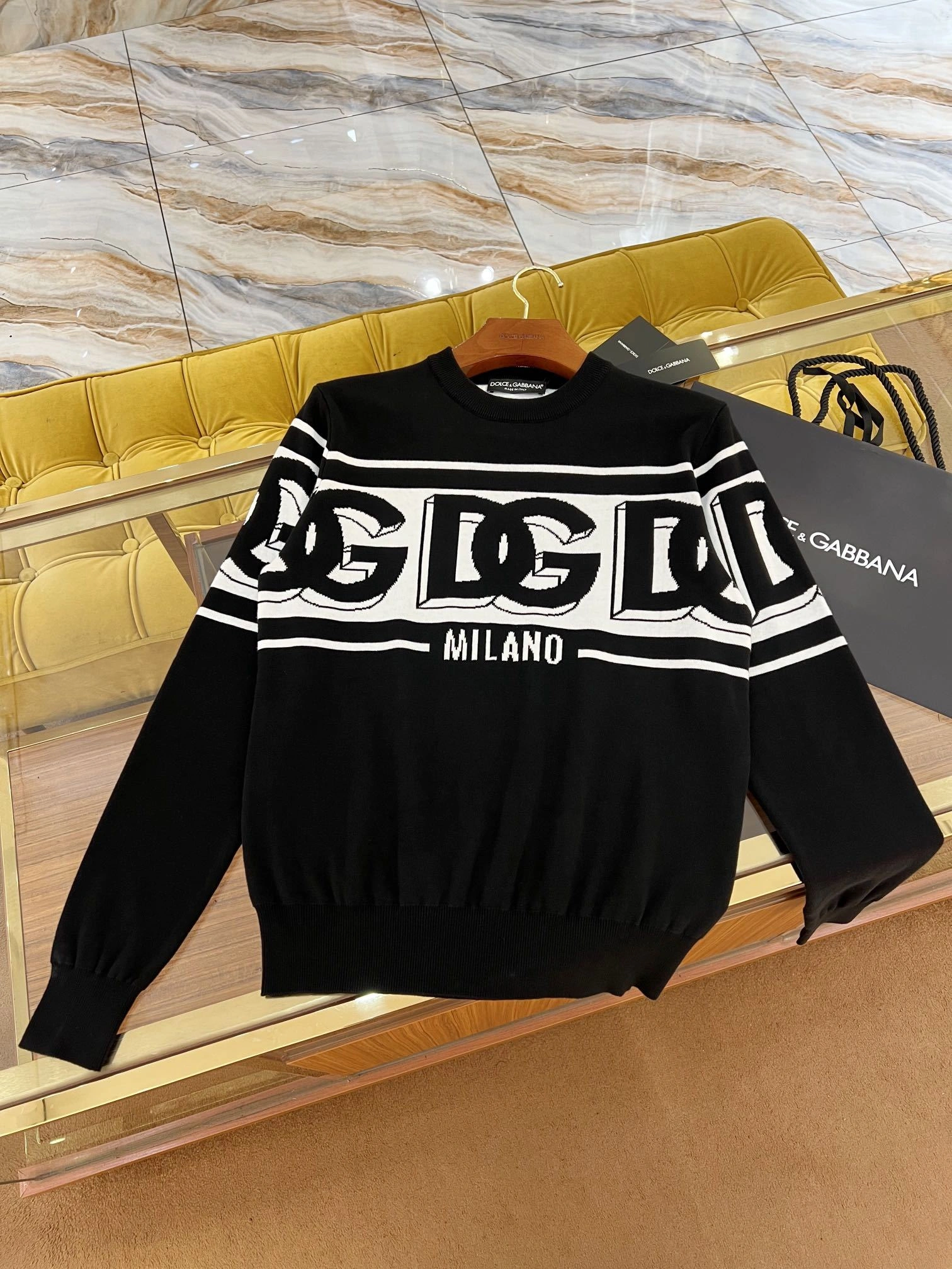wg.luxury- 4o835& logo item:D-F453H3147